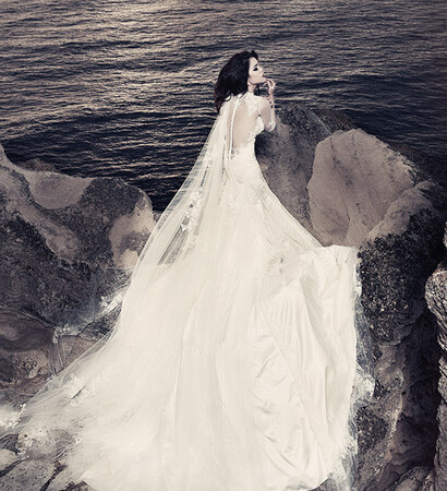 julia kontogruni and wedding dress