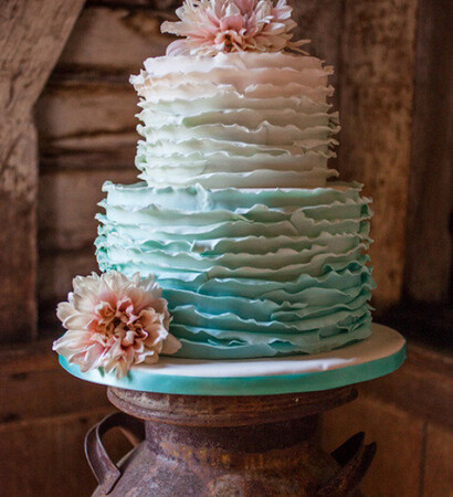 wedding cake, cake with flowers and pretty cake
