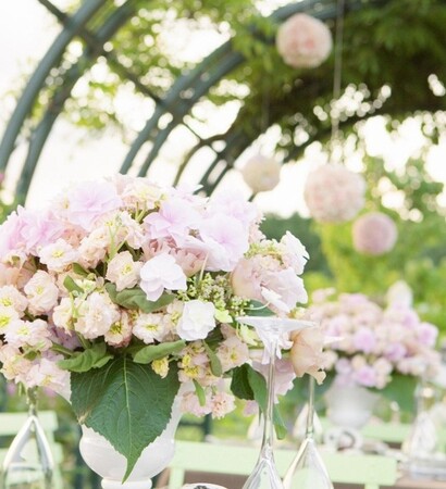 guests, interior and flowers