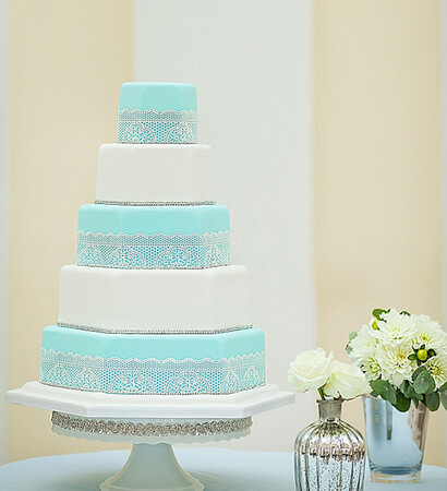 beautiful cake, pretty cake and blue cake