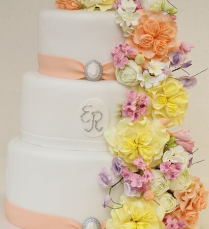 cake with flowers, pretty cake and beautiful cake