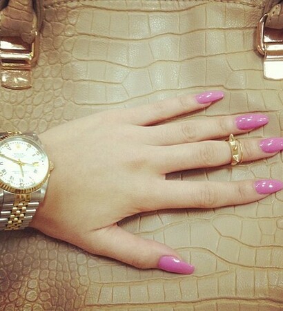 nails, gold and pink