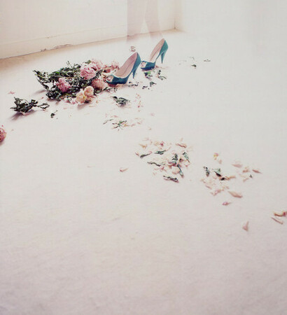 flowers and weddingshoes