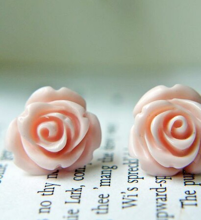 bridesmaid, earrings and pink