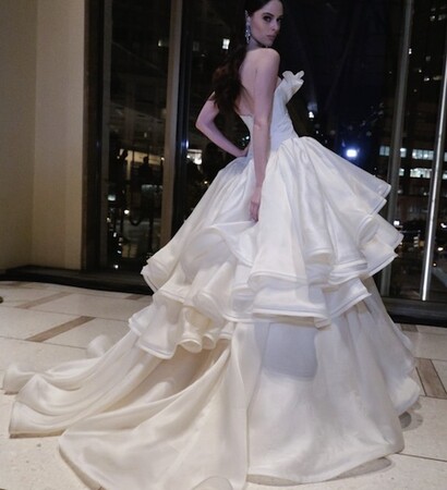 oscar de la renta, white dress and bride